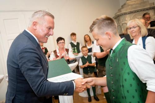 Landeshauptmann Mario Kunasek beim Empfang für die Harmonika-Talente in der Grazer Burg © Land Steiermark/ Streibl